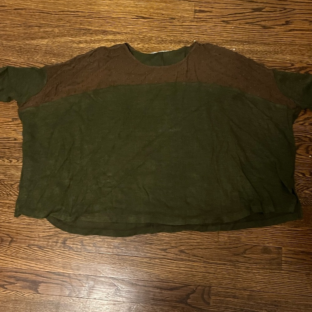 Swiss Dot Army Green/Brown Tee